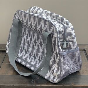EUC - mid size duffel/gym bag